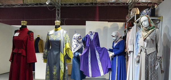 قابل توجه آموزشگاه هایی که رشته صنایع پوشاک و خدمات آموزشی دارند :برگزاری نمایشگاه مهرانه با موضوع عفاف و حجاب از تاریخ 21 الی 24 تیر در محل نمایشگاه دایمی مشهد 