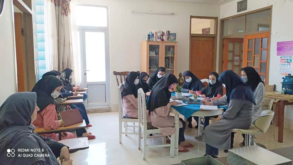 برگزاری دوره های آموزشی مرکز خواهران کاشمر