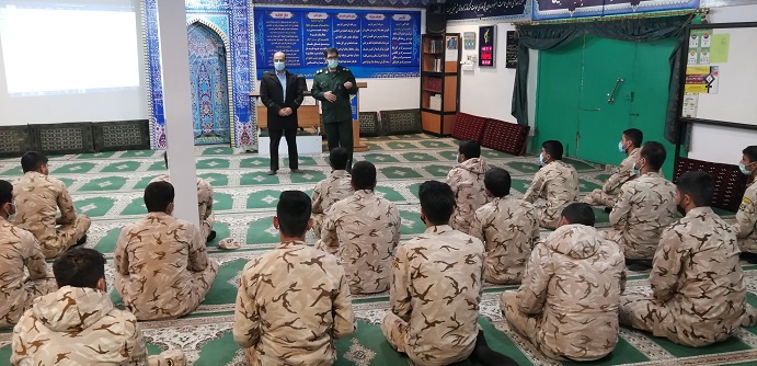 بازدید مسئول آموزش مرکز از کارگاه آموزش در حال اجرا  در حرفه کاربر ICDL سربازان وظیفه