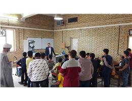 بازدید دانش آموزان مدرسه پسرانه شاهد امام صادق (ع) شهرستان از مرکز آموزش فنی و حرفه ای کاشمر1402