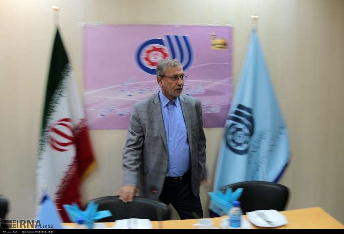گزارش تصویری بازدید وزیر تعاون کار و رفاه اجتماعی از کارگاه پوشاک مرکز شماره 2 فنی و حرفه ای مشهد
