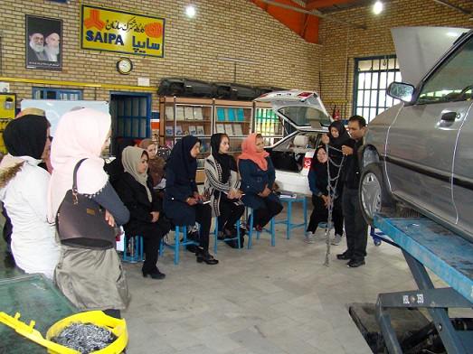 برگزاری کارگاه آموزش خودیاری فنی اتومبیل جهت اعضای اتحادیه آرایش و پیرایش زنانه نیشابور