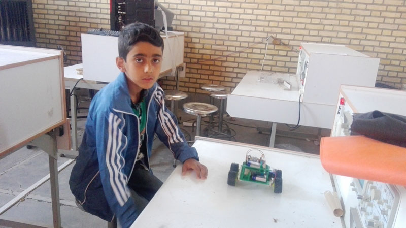 نمونه کار آموزش رباتیک طرح اوقات فراغت کار آموزان آموزش فنی وحرفه ای سبزوار درتابستان