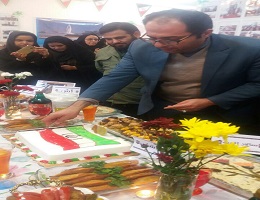 جشنواره غذا و برش کیک تولد چهل سالگی انقلاب در نیلشهر 