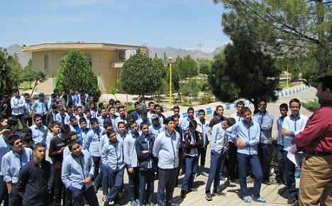 بازدید تعداد 80 نفر از دانش آموزان دبیرستان شاهد امام صادق (ع) کاشمر از کارگاههای آموزشی مرکز آموزش فنی و حرفه ای شهرستان کاشمر