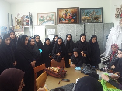 بازدید مدرسه کارودانش دخترانه شهید دانش از کارگاههای آموزشی فنی حرفه ای شهرستان بردسکن