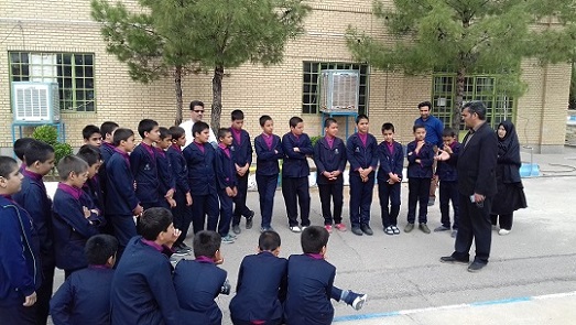 بازدید دانش آموزان دبستان شاهد آقا مصطفی خمینی (ره) از مرکز آموزش فنی و حرفه ای کاشمر 